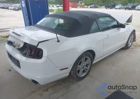 2013 Ford Mustang V6 z USA, uszkodzony, nr VIN 1ZVBP8EM3D5239417